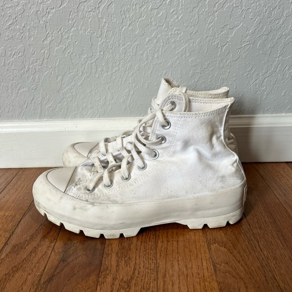 Converse Chuck Taylor Sneakers High Top Shoes Lugged Women’s Size 7.5 White